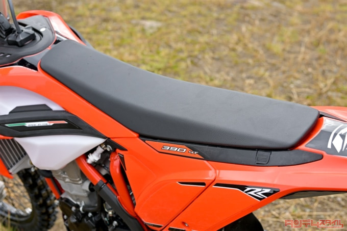 BETA RR4T 390(2023年モデル)シート