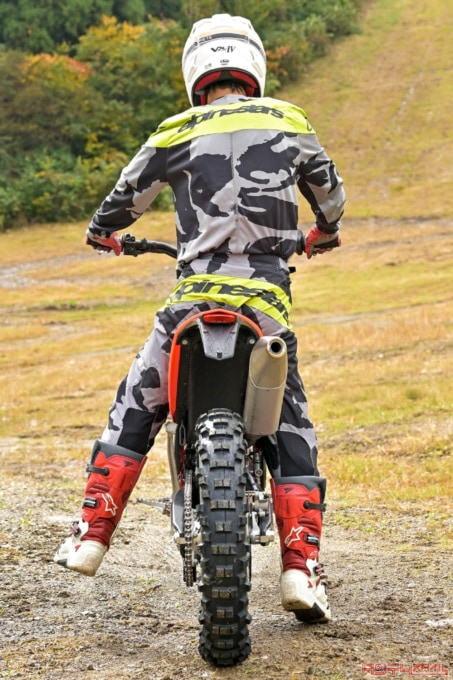BETA RR4T 390(2023年モデル)足つき