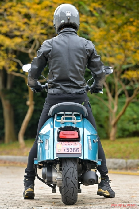 ROYAL ALLOY GP125(2022年モデル)足つき