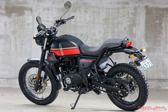 ROYAL ENFIELD SCRAM411(2022年モデル)左7:3ビュー