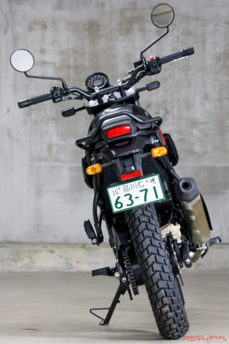 ROYAL ENFIELD SCRAM411(2022年モデル)リヤビュー