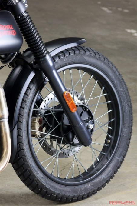 ROYAL ENFIELD SCRAM411(2022年モデル)フロント足まわり