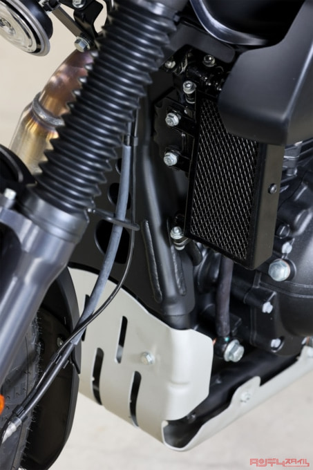 ROYAL ENFIELD SCRAM411(2022年モデル)オイルクーラー