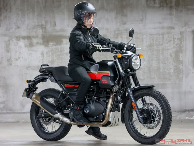 ROYAL ENFIELD SCRAM411(2022年モデル)乗車姿勢