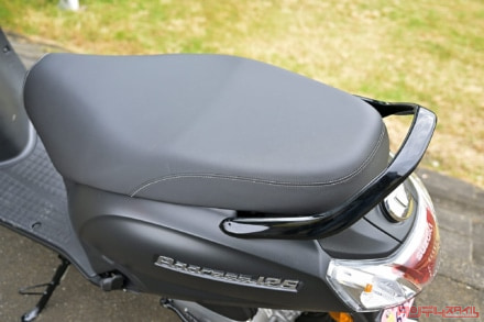 SUZUKI ADDRESS125(2022年モデル)シート