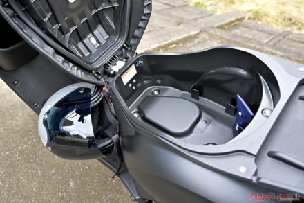 SUZUKI ADDRESS125(2022年モデル)シート下収納スペース
