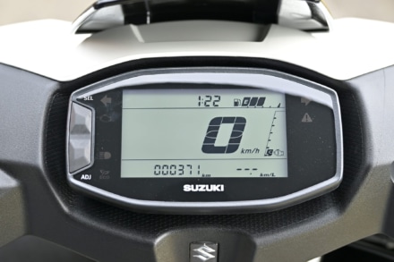 SUZUKI AVENIS125(2022年モデル)メーター