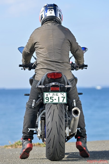 ヤマハ MT-10 SP(2022年モデル)足つき