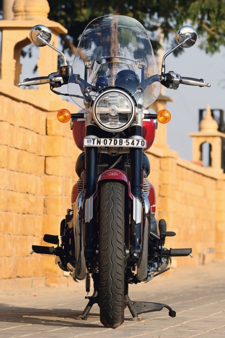 ROYAL ENFIELD SUPER METEOR650 TOURER(2023年モデル)フロントビュー