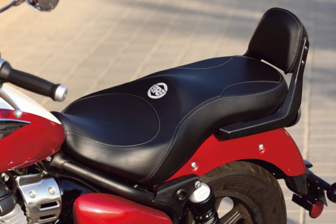 ROYAL ENFIELD SUPER METEOR650 TOURER(2023年モデル)シート