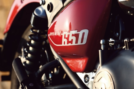 ROYAL ENFIELD SUPER METEOR650(2023年モデル)サイド