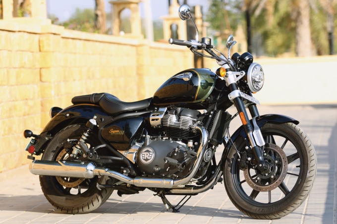 ROYAL ENFIELD SUPER METEOR650(2023年モデル)7:3ビュー