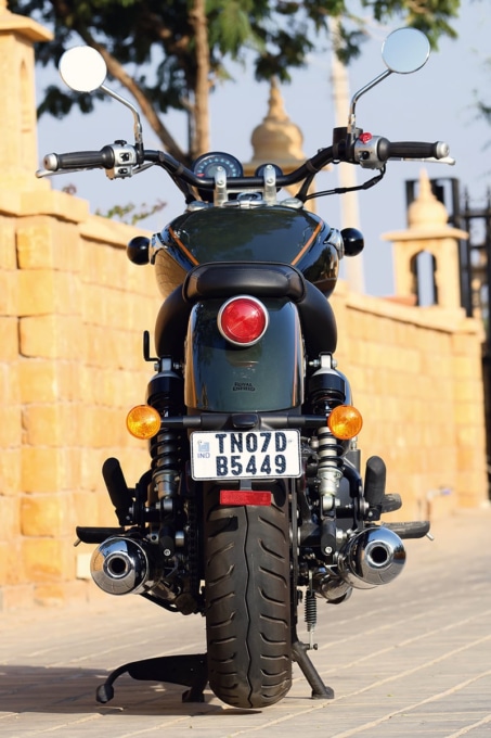 ROYAL ENFIELD SUPER METEOR650(2023年モデル)リヤビュー