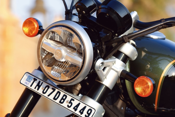 ROYAL ENFIELD SUPER METEOR650(2023年モデル)ヘッドライト