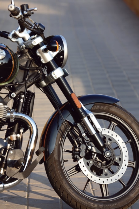 ROYAL ENFIELD SUPER METEOR650(2023年モデル)フロントフォーク
