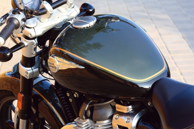 ROYAL ENFIELD SUPER METEOR650(2023年モデル)タンク