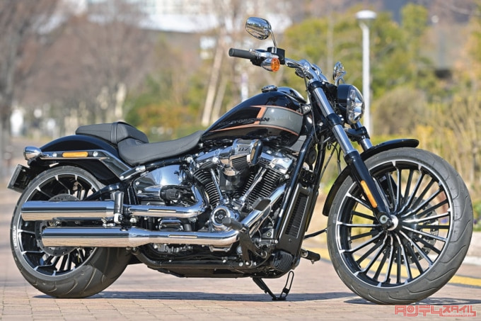 HARLEY-DAVIDSON BREAKOUT117(2023年モデル)7:3ビュー