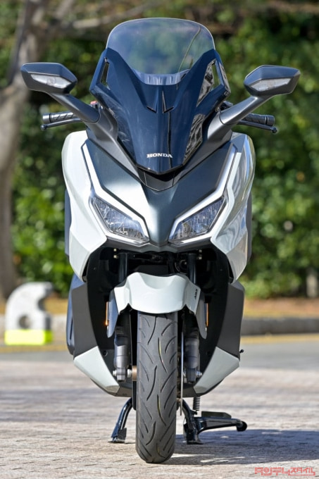 HONDA FORZA(2023年モデル)フロントビュー