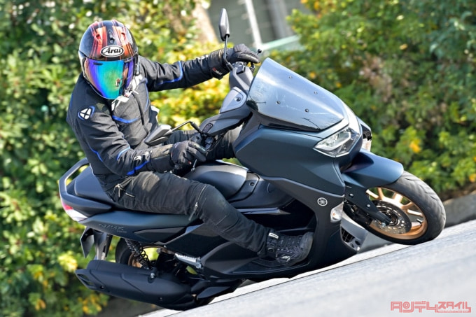 YAMAHA NMAX155(2023年モデル)走行イメージ