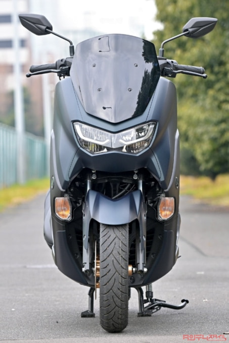 YAMAHA NMAX155(2023年モデル)フロントビュー