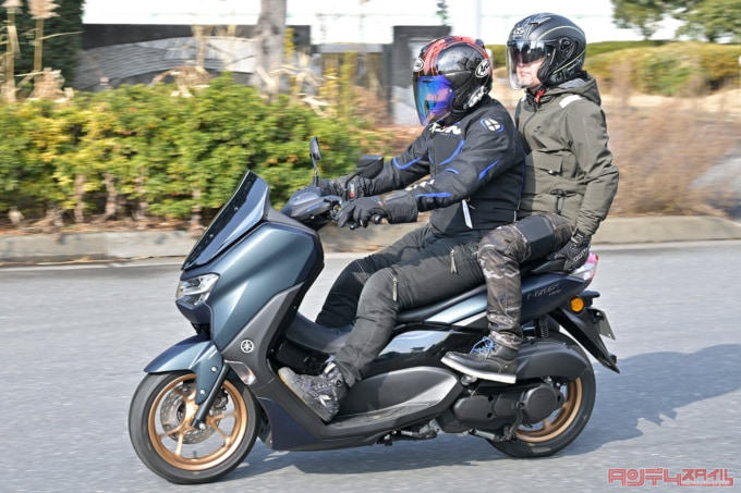 YAMAHA NMAX155(2023年モデル)タンデム走行