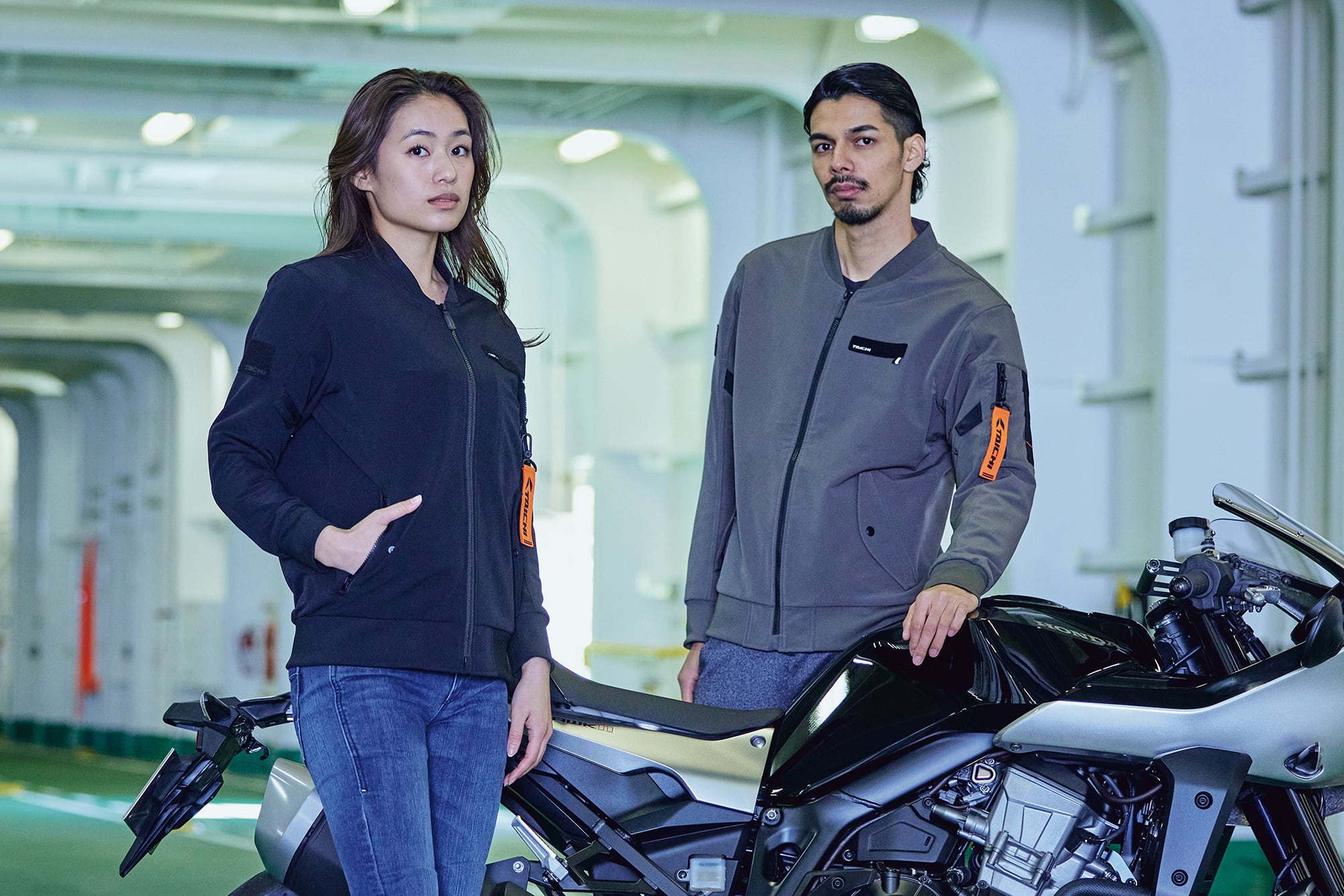 TAICHI RSJ343 QUICK DRY FLIGHT JACKET 着用イメージ