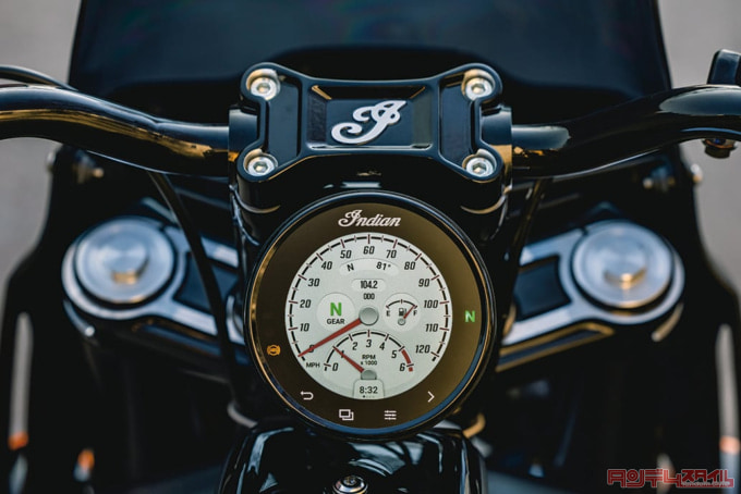 INDIAN MOTORCYCLE SPORT CHIEF(2023年モデル)メーター