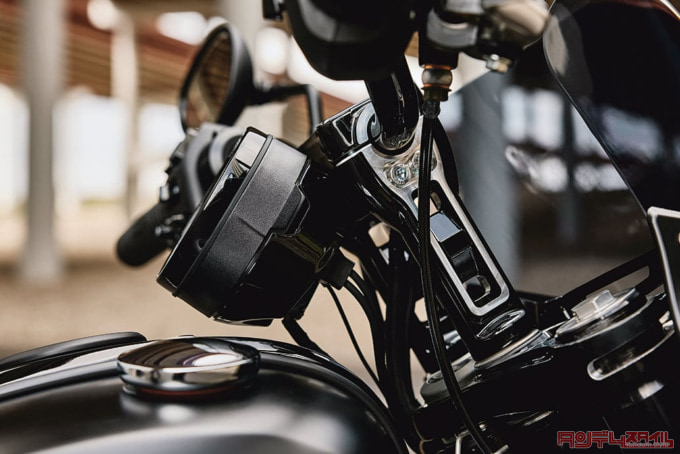 INDIAN MOTORCYCLE SPORT CHIEF(2023年モデル)ハンドルポスト