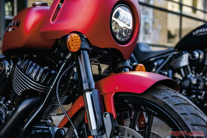 INDIAN MOTORCYCLE SPORT CHIEF(2023年モデル)倒立フロントフォーク