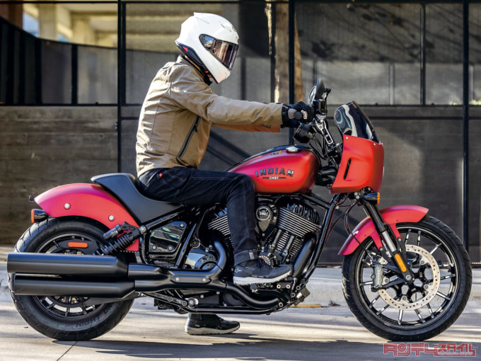 INDIAN MOTORCYCLE SPORT CHIEF(2023年モデル)乗車姿勢