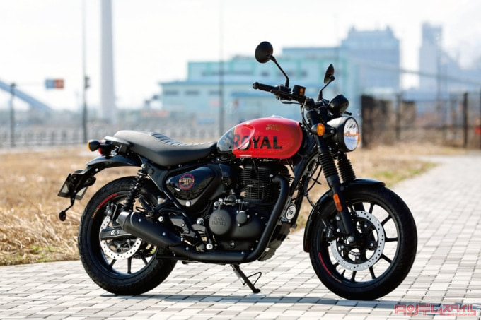 ROYAL ENFIELD HUNTER350(2023年モデル)7:3ビュー