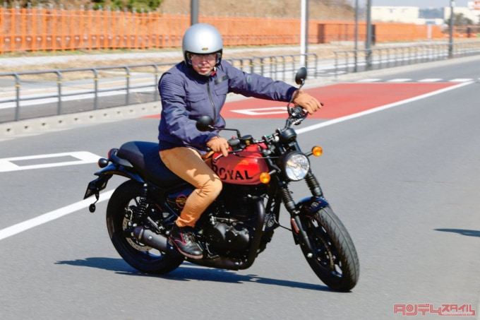 ROYAL ENFIELD HUNTER350(2023年モデル)Uターン
