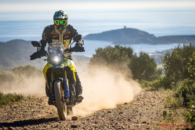 SUZUKI V-STROM800DE(2023年モデル)ダート走行