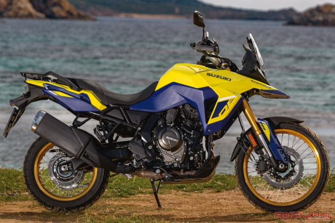 SUZUKI V-STROM800DE(2023年モデル)右サイドビュー