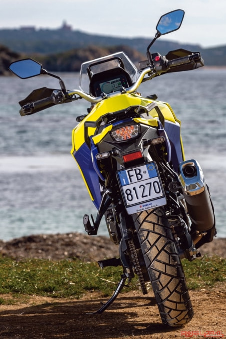 SUZUKI V-STROM800DE(2023年モデル)リヤビュー