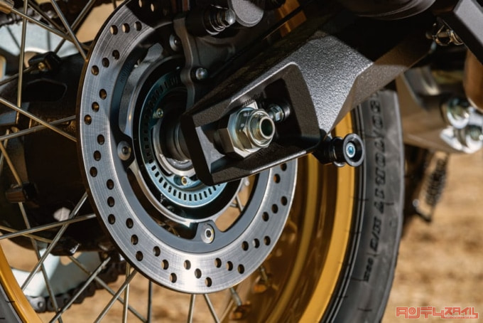 SUZUKI V-STROM800DE(2023年モデル)リヤブレーキ