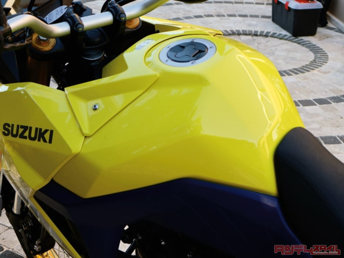SUZUKI V-STROM800DE(2023年モデル)タンク