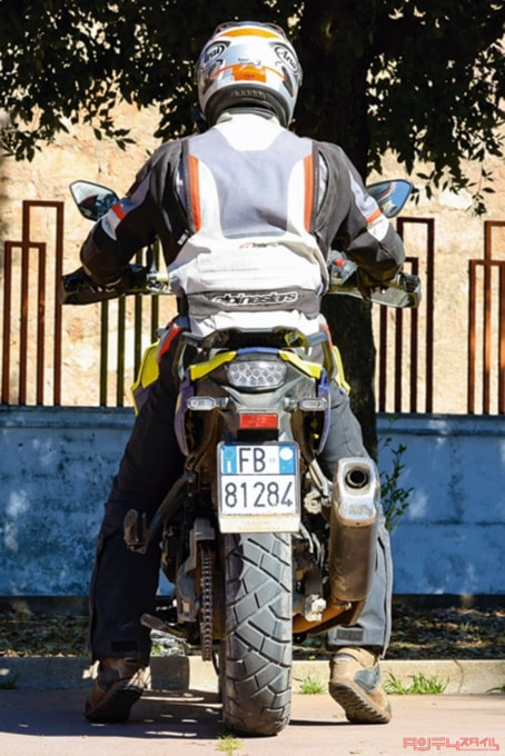 SUZUKI V-STROM800DE(2023年モデル)足つき