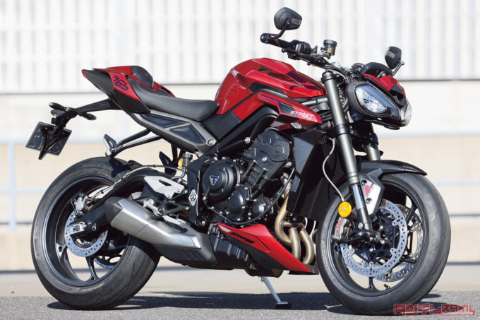 TRIUMPH STREET TRIPLE 765 RS(2023年モデル)7:3ビュー