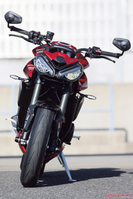 TRIUMPH STREET TRIPLE 765 RS(2023年モデル)フロントビュー