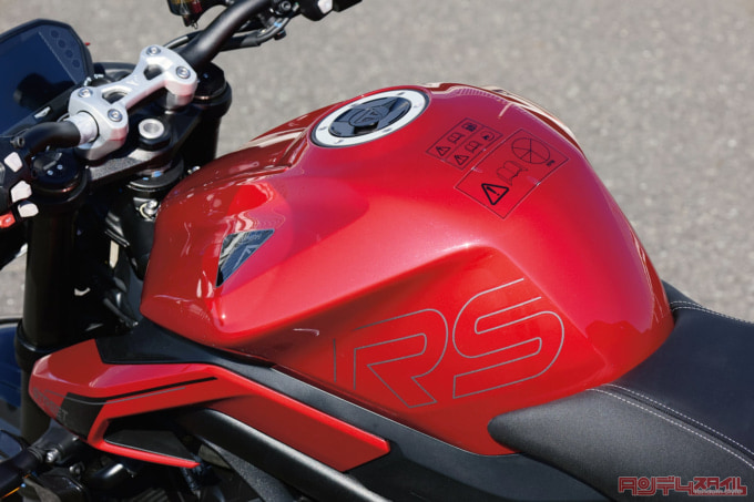 TRIUMPH STREET TRIPLE 765 RS(2023年モデル)タンク