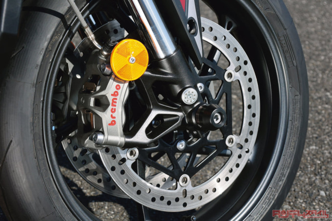 TRIUMPH STREET TRIPLE 765 RS(2023年モデル)フロントブレーキ