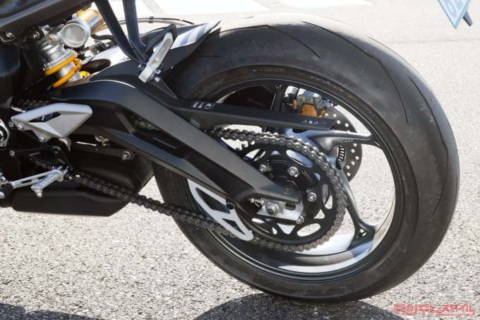 TRIUMPH STREET TRIPLE 765 RS(2023年モデル)スイングアーム
