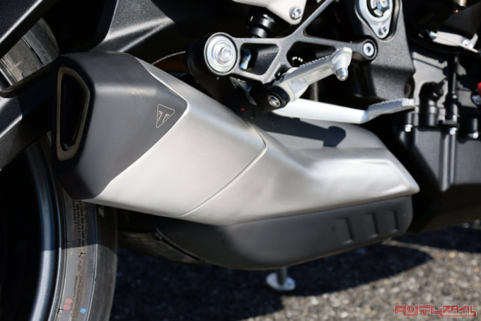 TRIUMPH STREET TRIPLE 765 RS(2023年モデル)サイレンサー
