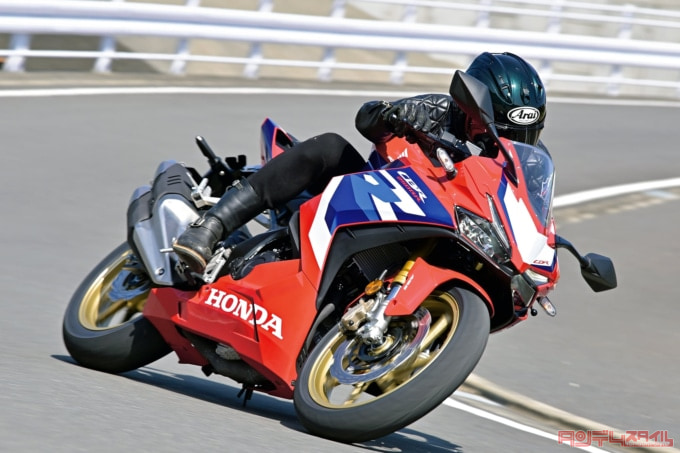 HONDA CBR250RR(2023年モデル)コーナリング