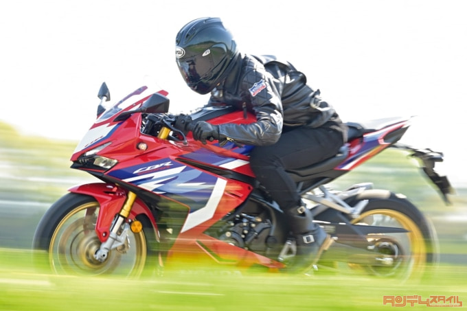 HONDA CBR250RR(2023年モデル)走行