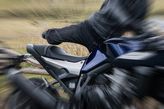 バイクで『立ちゴケ』しやすい「6つの危ういシチュエーション」って?