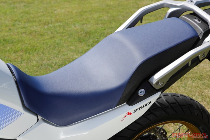 HONDA XL750 TRANSALP(2023年モデル)シート