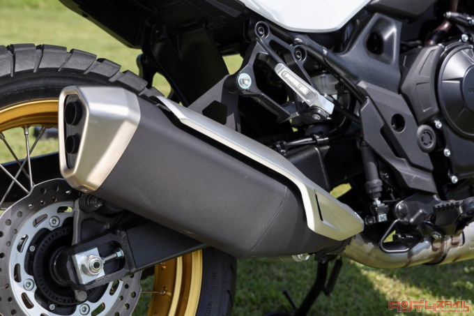 HONDA XL750 TRANSALP(2023年モデル)マフラー