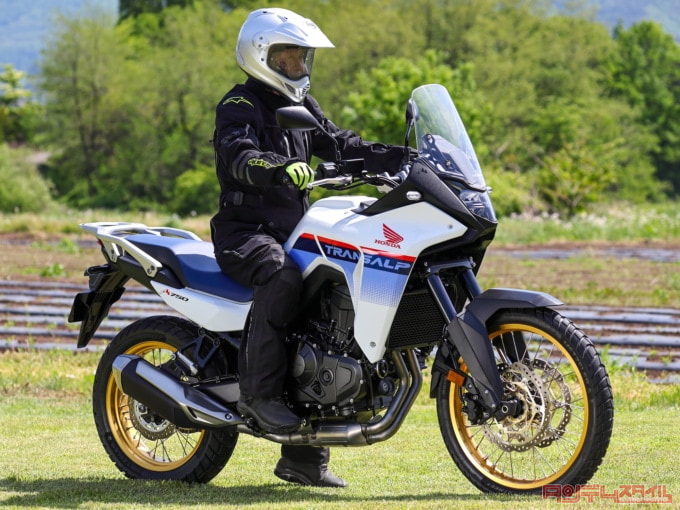 HONDA XL750 TRANSALP(2023年モデル)乗車姿勢